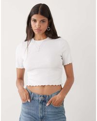 Collusion - Geribbeld T-Shirt Met Golvende Zoom - Lyst