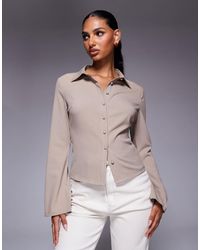 Princess Polly - Anni - chemise ajustée à fines rayures avec col et manches évasées - beige - Lyst