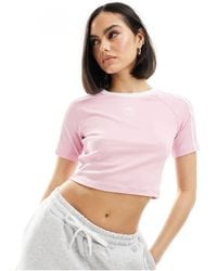 adidas Originals - Camiseta rosa pastel con diseño encogido y detalle - Lyst