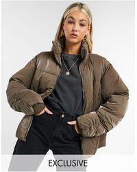 Collusion Piumino marrone iridescente con cuciture arricciate