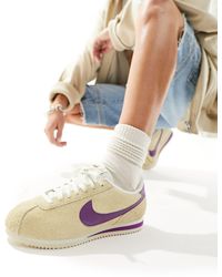Nike - Cortez - baskets unisexes vintage en daim - beige et violet - Lyst
