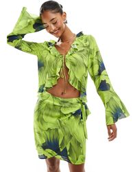 Y.A.S - – bluse mit limettengrünem muster, rüschendetail und gebundener vorderseite, kombiteil - Lyst