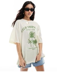 ASOS - T-shirt coupe boyfriend texturé avec imprimé club tropicana - crème - Lyst