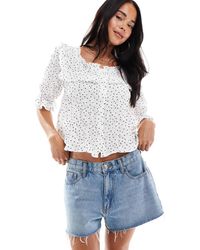 Miss Selfridge - – getupfte bluse mit rüschen-detail und knopfleiste - Lyst