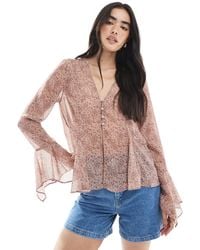 Miss Selfridge - – bluse aus chiffon mit paisleymuster, ausgestellten ärmeln und knopfleiste - Lyst