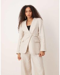 Mango - Getailleerde Linnen Blazer Met V-Hals En Riem - Lyst