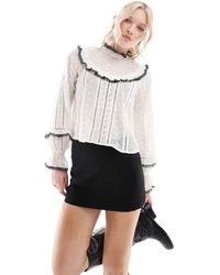 Miss Selfridge - Heritage Blouse Van Chiffon Met Borduursels En Zwarte Randjes - Lyst
