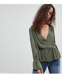 ASOS Oversize-Wickelbluse mit abfallendem Saum - Grün
