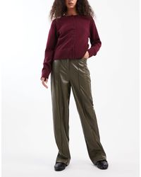 New Look - Pantalon large en similicuir - kaki - Lyst