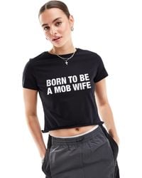 ASOS - T-shirt effet rétréci à imprimé graphique mob wife - Lyst