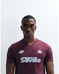 ASOS - Camiseta Burdeos De Corte Slim Con Estampado Gráfico De Fútbol En Relieve-Rojo - Lyst