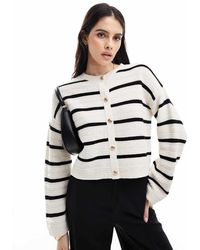 ASOS - Gebreid Gestreept Vest Met Ronde Hals, Getextureerde Stiksels En Gouden Knopen - Lyst