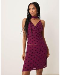 ASOS - Top Con Patrón Flocado De Lunares, Escote Desbocado Y Detalle De Fular De Malla De -Morado - Lyst