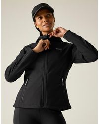 Regatta - Chaqueta Negra Para Mujer De Softshell Arec Iii De - Lyst