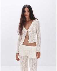 Pull&Bear - – bluse aus beiger spitze mit rüschen - Lyst