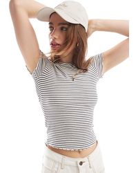 New Look - Camiseta blanca a rayas con detalles remallados - Lyst