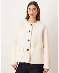 Aware - Cropped Jack Van Premium Wolmix Met Textuur En Knopen Aan De Voorkant - Lyst