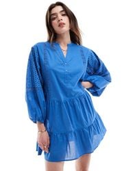 Iisla & Bird - – voluminöses, kurzes strand-sommerkleid - Lyst