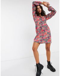 NA-KD – Minikleid mit Karrée-Ausschnitt und Puffärmeln mit Blumen-Print - Orange