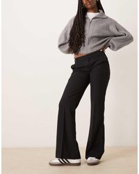 Gina Tricot - Elegante Ruimvallende Bootcut-Broek Met Lage Taille - Lyst
