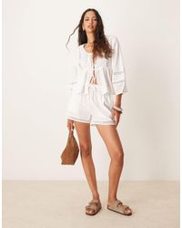 Iisla & Bird - Crochet Panel Beach Short Co-ord - Lyst