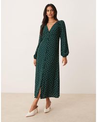 Nobody's Child - Vestido Midi Verde Con Cuello De Pico Y Estampado De Lunares Kennedy De - Lyst