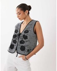 ASOS - Quilted Stripe Waistcoat With Embroidered Floral Design - Lyst