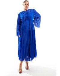 ASOS - Asos design curve - robe plissée mi-longue en mousseline à chevrons avec manches évasées et liens noués au dos - bleu - Lyst