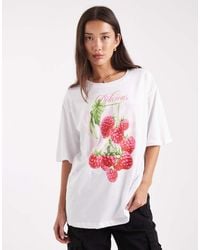 ONLY - T-Shirt Oversize Bianca Con Stampa Grafica Di Lamponi - Lyst