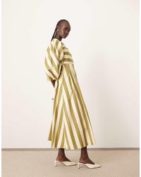 ARRANGE - Vestito Midi Verde Oliva A Righe Con Dettaglio A Pieghe E Gonna A Ruota - Lyst