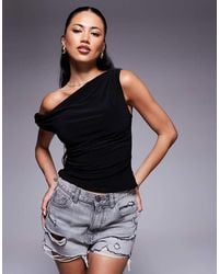 ASOS - Top Sinuoso Con Spallina Annodata E Orlo Asimmetrico - Lyst