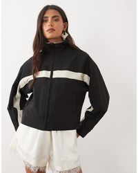 Lioness - Essential Windjack Met Opstaande Kraag - Lyst
