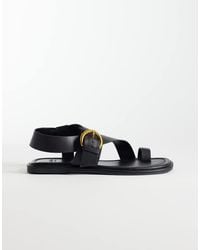 schuh - Tanvi Toe Loop Sandals With Ankle Straps And Buckle Detailing - Lyst