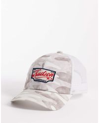ASOS - Gorra De Camionero Con Estampado De Camuflaje Y Diseño Bordado De -Blanco - Lyst