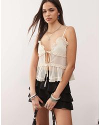 Motel - Top De Tirantes Con Volante Raeya De -Blanco - Lyst