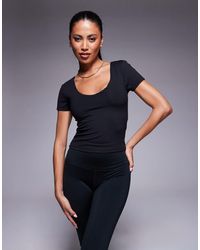 4505 - Icon V Neck Performance Baby T-shirt With Inner Bra - Lyst