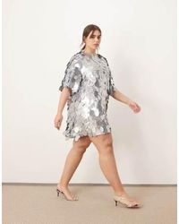 ARRANGE - Curve – mit scheibenpailletten verziertes kurzes t-shirt-kleid - Lyst