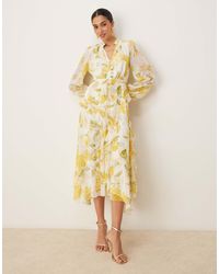 Forever New - – wadenlanges kleid mit asymmetrischen rüschen und zitronenprint - Lyst