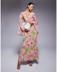 ASOS - – maxikleid mit v-ausschnitt, geraffter vorderseite und rosa blumenmuster - Lyst