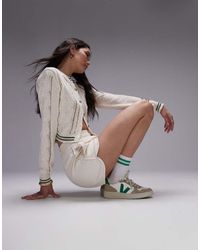 Veja - Zapatillas De Deporte Blancas, Verde Esmeralda Y Beis Sáhara Con Logo De Cuero Chromefree V-10 De - Lyst