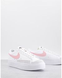 Nike - Blazer - sneakers basse con plateau bianche e rosa - Lyst