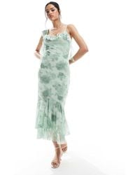 New Look - Vestido Midi Verde Asimétrico Con Estampado Floral De - Lyst