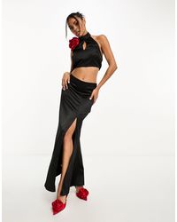 In The Style - Exclusive Satin Thigh Split Maxi Skirt Co-ord - Lyst