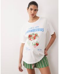 ASOS - Asos design maternity – pyjama mit oversize-t-shirt mit erdbeer-print und shorts - Lyst