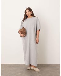 ARRANGE - Curve - robe t-shirt mi-longue en tissu épais - Lyst