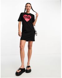 Love Moschino - Vestito t-shirt con cuore - Lyst