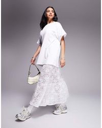 ASOS - Vestido Midi Blanco Y Con Diseño 2 En 1 De Camiseta Y Falda Escalonada De Encaje De - Lyst