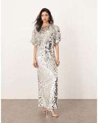 ARRANGE - Robe mi-longue à franges et sequins avec épaules marquées - Lyst