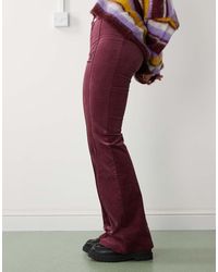 Monki - Broek Van Corduroy Met Uitlopende Pijpen En Plat Gestikte Plooien Aan De Voorkant - Lyst