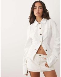 Lioness - The Bronx Katoenen Denimjack Met Aansluitende Pasvorm, Brede Manchetdetail En Verstelbare Achterkant - Lyst